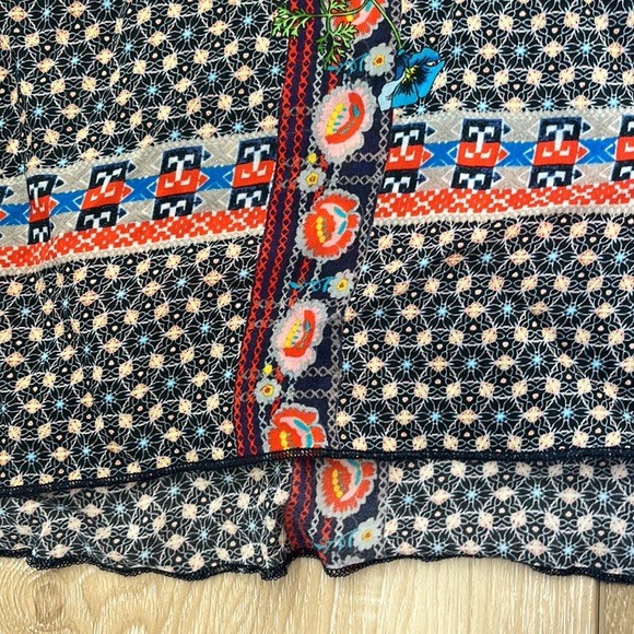 JOHNNY WAS Dolce Drapey Short Sleeve Top with Floral Detail Size Large - Picture 7 of 9